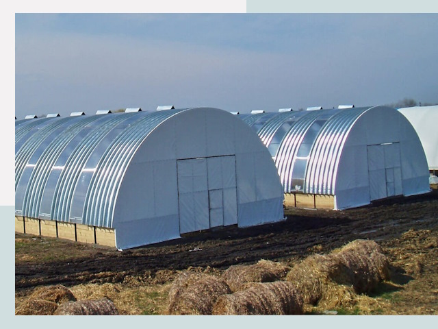 Сельскохозяйственные здания в Абакане