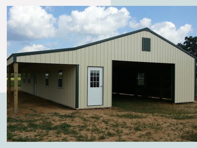 Строительство конюшен в Абакане